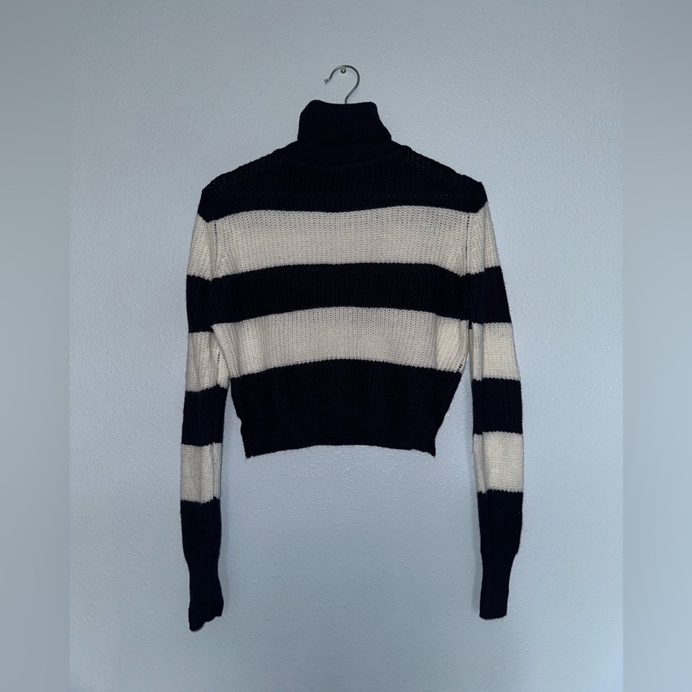 Dertiyle Sweater